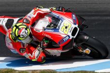 Pembalap Ducati Ingin...