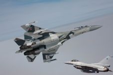 Pilih Mana, Sukhoi SU-35...