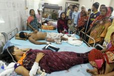 Bom Guncang Bangladesh,...