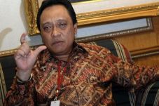 Chandra Hamzah Tolak...