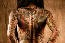 Khawatir Perang Yakuza,...