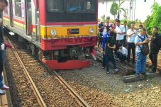 KRL Anjlok di Manggarai,...