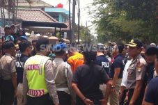 Perankan 33 Adegan Bunuh...