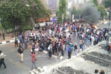 Demonstrasi Bubar, Mahasiswa...