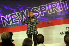 Amien Rais Anggap Reshuffle...