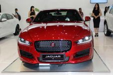 Jaguar XE Dibanderol...