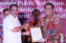 Telkom Raih Penghargaan...
