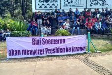 Jokowi Kembali Didesak...