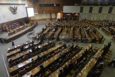 Rapat Paripurna, Pemimpin...