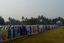 Tujuh Bulan Tak Hujan,...