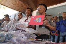 Ribuan Kupon Undian...