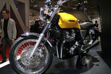 Honda Tampilkan Motor...