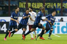 Bungkam Roma, Inter...