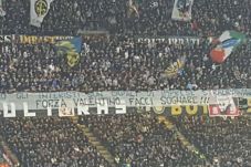 Fans Setia Inter Beri...