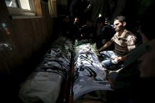 Jasad Warga Palestina...