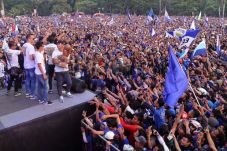 Kontrak Bikin Persib...