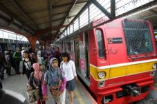 KRL Serpong-Tanah Abang...