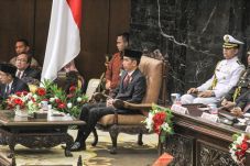Presiden Jokowi Harus...
