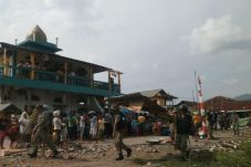 Sesama Warga Nyaris...