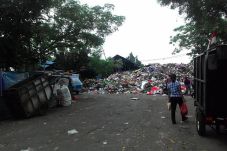 Jarang Diangkut, Sampah...