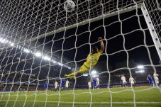 Tendangan Bebas Willian...