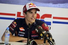 Konflik dengan Rossi,...