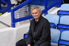 Dikejar Sanksi FA, Mourinho...
