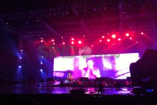 Lagu Kemesraan Tutup...