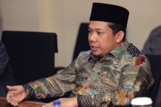 Fahri Hamzah Dukung...