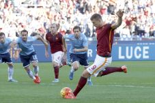 Kalahkan Lazio, Roma...