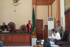 Hamidah: Siapa yang...