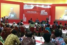 522 Mahasiswa Berprestasi...