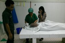 Pria Ini Bunuh Diri...