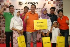 Adira Finance Rayakan...