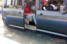 Mitsubishi Delica Aman...
