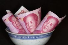 Yuan Perpanjang Penurunan...