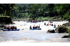 Sensasi Wisata Jeram...