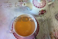 Menikmati Minum Teh...