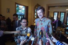 Dubes AS Temui Luhut...