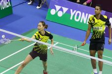 Tanpa Owi/Butet, Ganda...