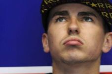 Lantaran Cedera, Lorenzo...