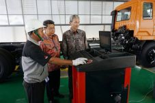 KTB Tambah Truk Center...