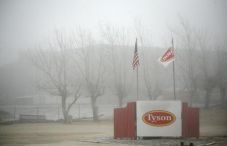 Tyson Food Tutup Dua...