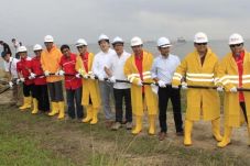 Mega Proyek Kabel Laut...