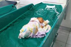 Bayi Laki-Laki Dibuang...