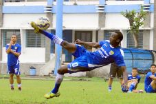 Makan Konate Jadi Anak...