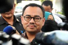 Ahli Bahasa: Menteri...