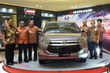 Nasmoco Optimistis Kijang...