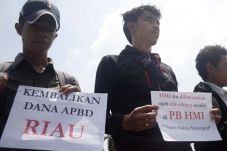 Biaya Bus Tak Dibayar...