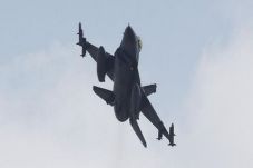 Jet Tempur yang Ditembak...